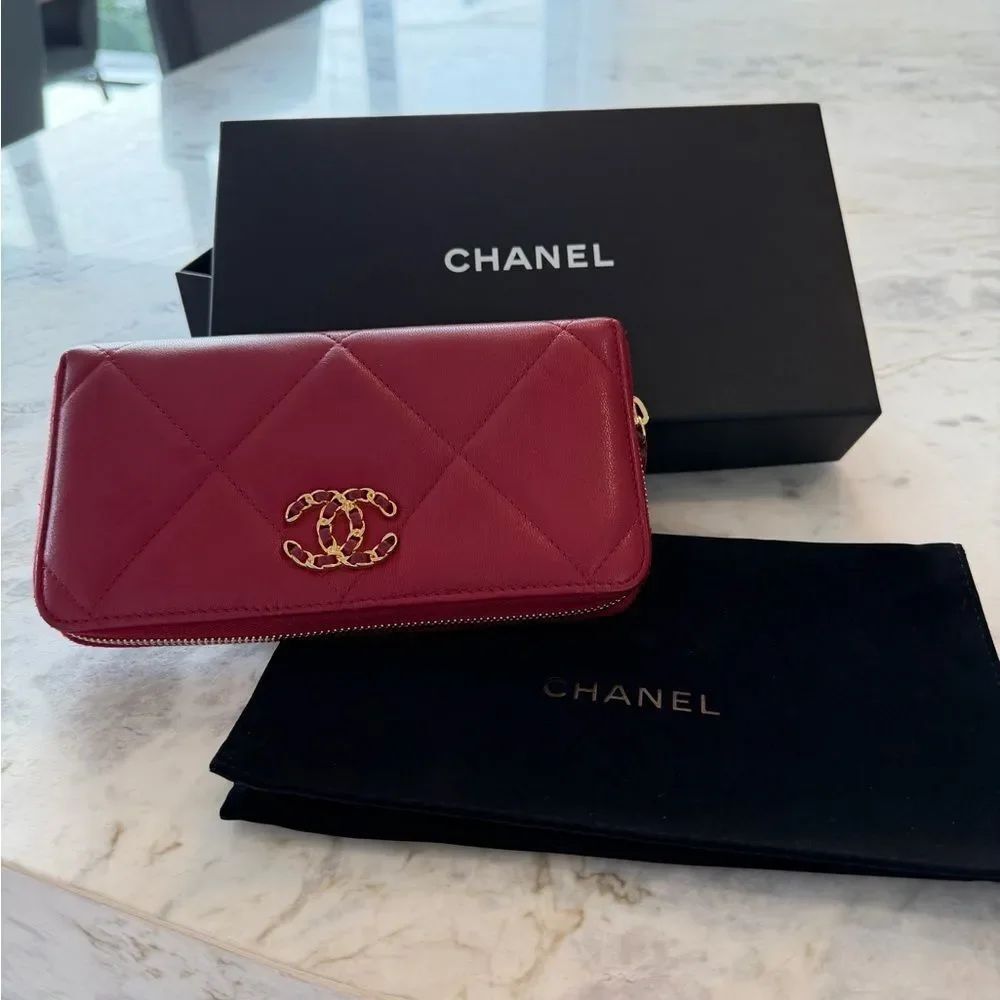 Chanel 19 series Quilted Lambskin Leather Wallet